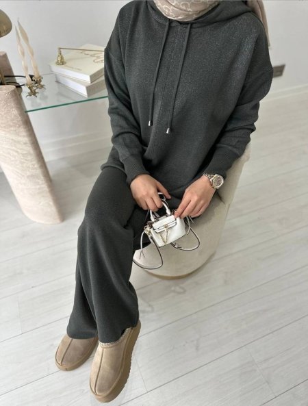 طقم مع لمعه بجنن