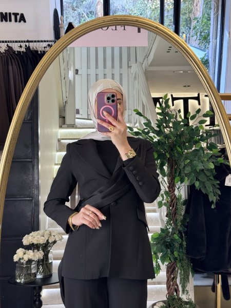 طقم رسمي اسود مميز