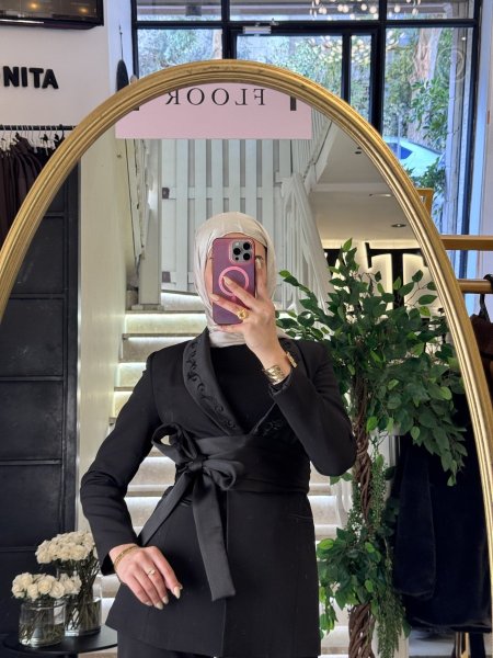 طقم اسود رسمي