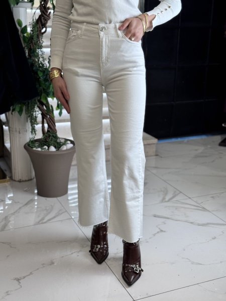 بنطولن جينز ابيض