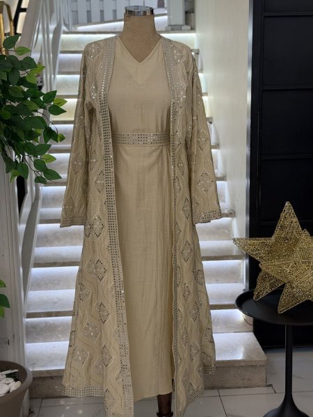 عباي لينين مطرز بالترتر