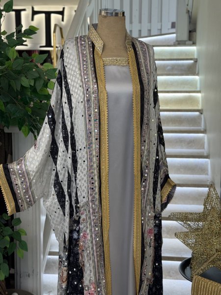 عباية ناعمة مطبوعة مرايا وسترس