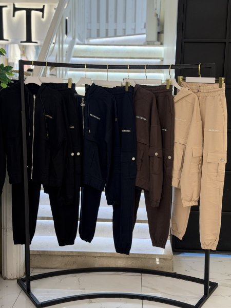 طقم balenciaga