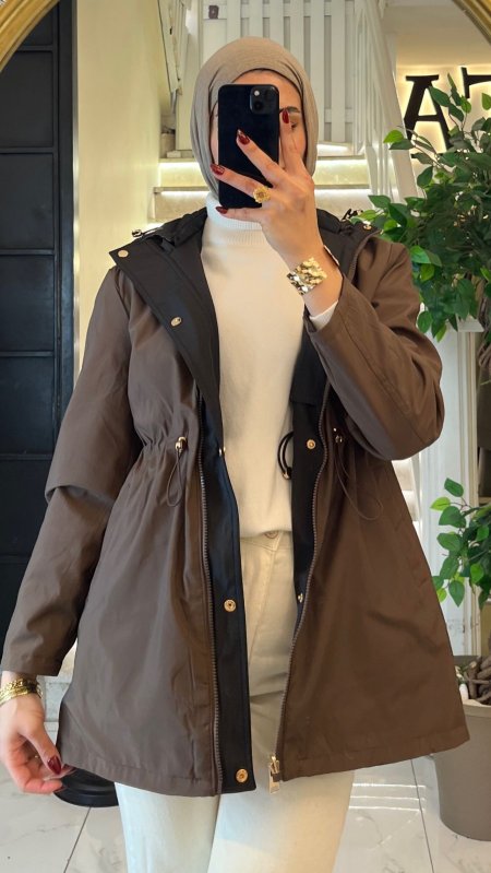 اسود مع بني