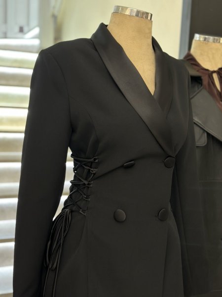 طقم اسود فخم