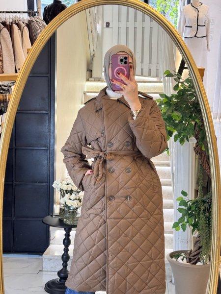 جاكيت نفخ باللون البني