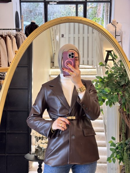 جاكيت جلد خمري