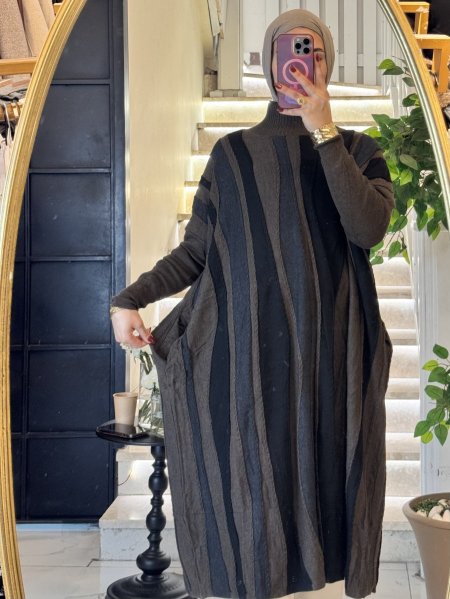 بلوزة صوف طويلة